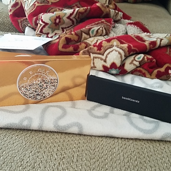 Becca eye shadow blush palette - Picture 4 of 4